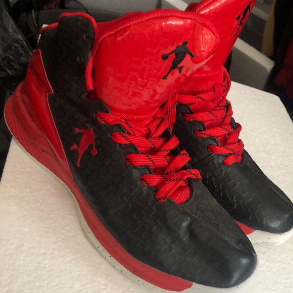 Size 10 sport shoes